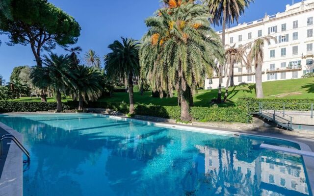 JOIVY Lovely Apt with Communal Pool in Nervi
