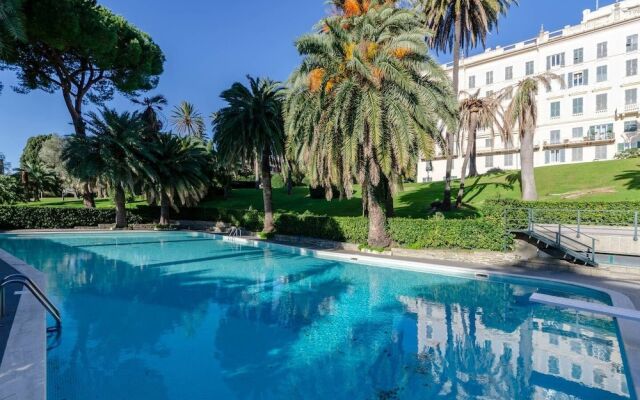 Altido Lovely Apt with Communal Pool in Nervi