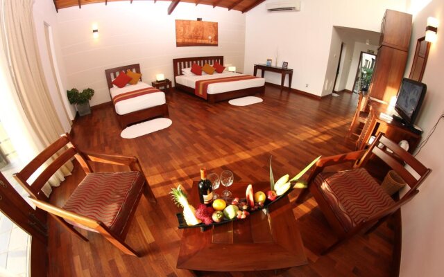 Kamili Beach Hotel