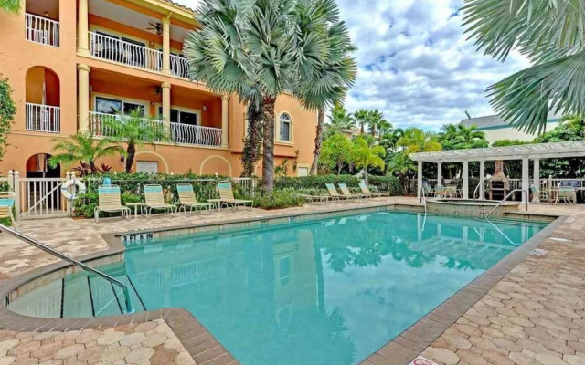 La Casa Denton by RedAwning