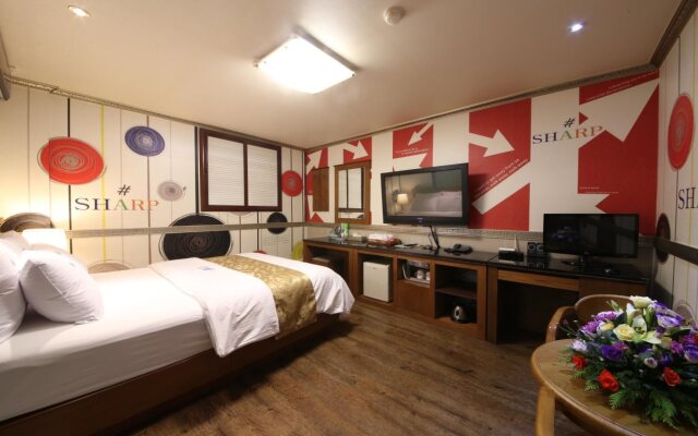 Sharp Hotel