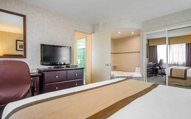 Quality Hotel & Suites Langley