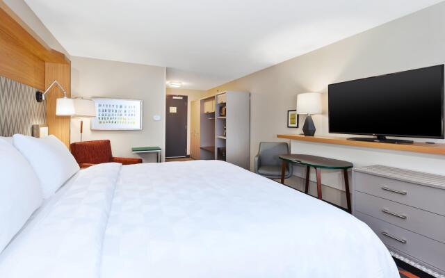 Holiday Inn & Suites Toledo Southwest - Perrysburg by IHG