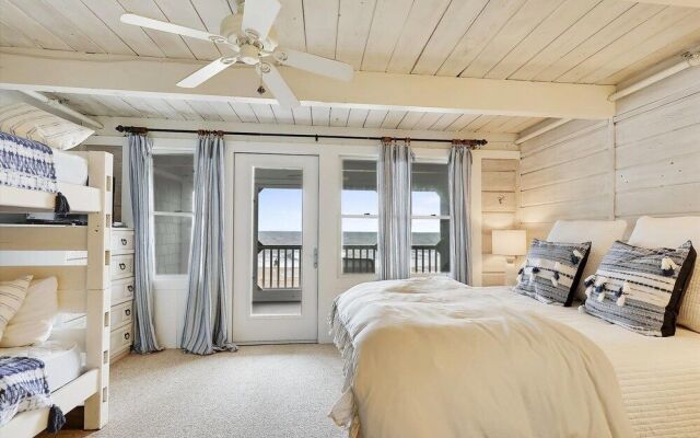 Atlantic Watergate #17 by Long & Foster