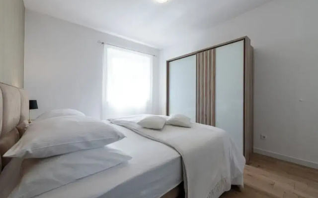 Chill Out Old Town & Seaview Apartments