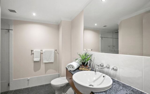 Belle Escapes - Oceanview Suite Alamanda Beachfront Resort "88"
