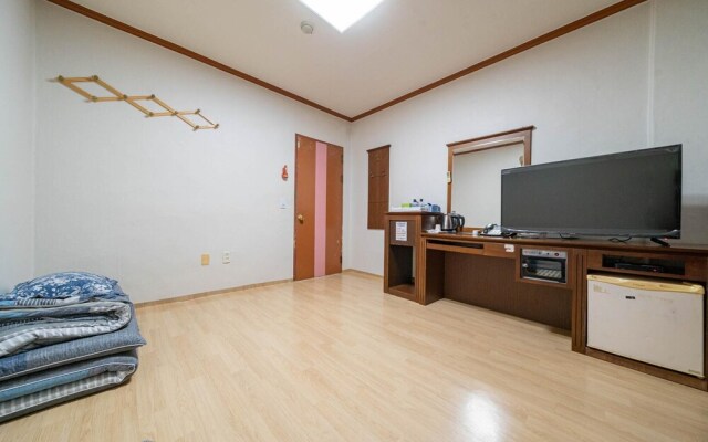 Hongcheon Woodeungjang Motel