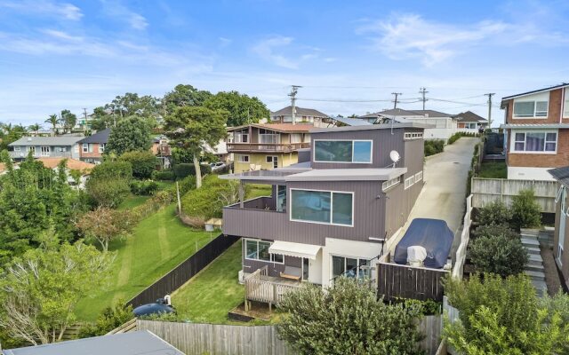 Sensational North Shore Retreat -Netflix