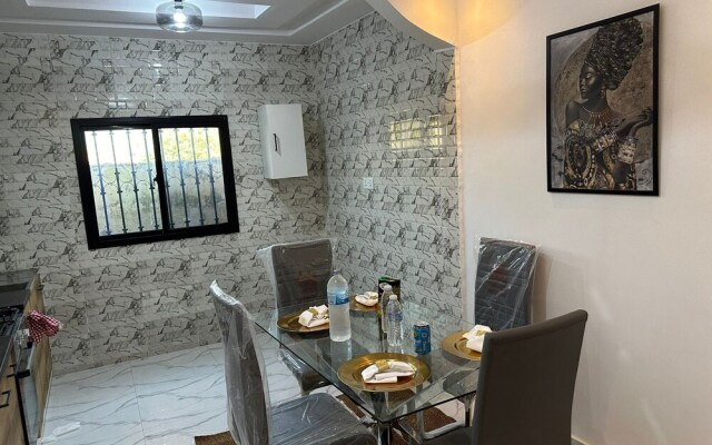 Luxe Apt #4the Retreat Apartments