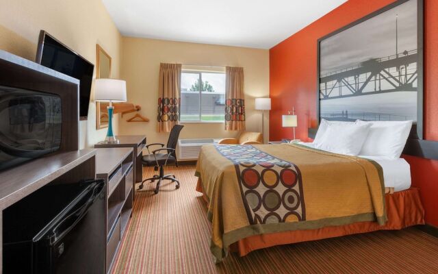Super 8 Big Rapids MI