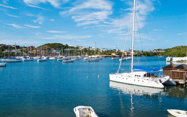 Coral Beach Club Villas & Marina