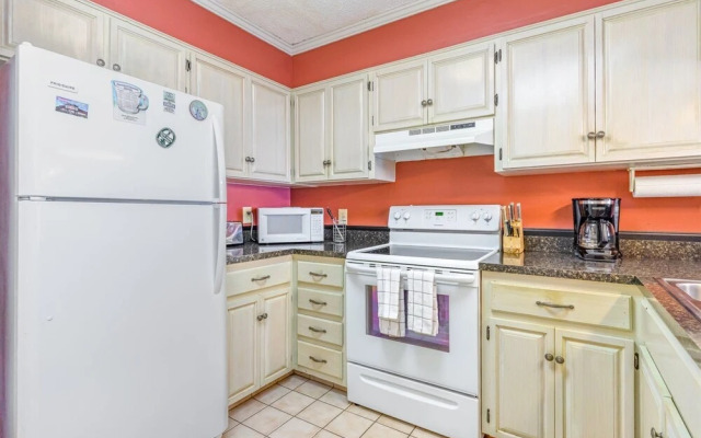 Sea Oaks 208