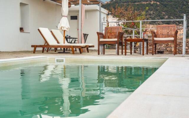 Kampos View - Quiet House at the end of the Road, privet pool