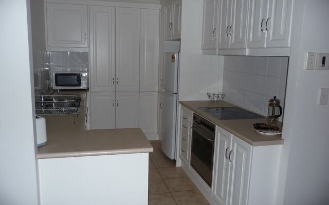 City Escape 2BD in Adelaides East End 3