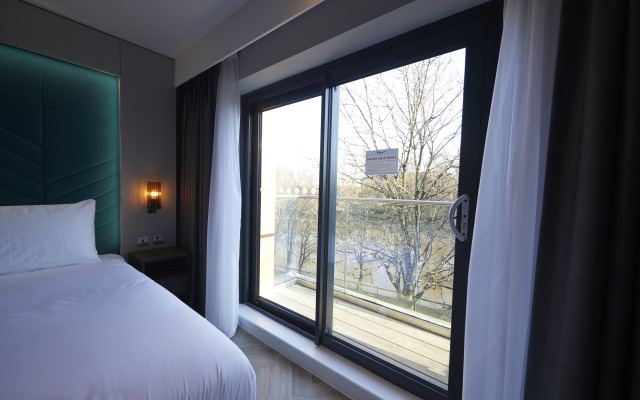 Roomzzz York City