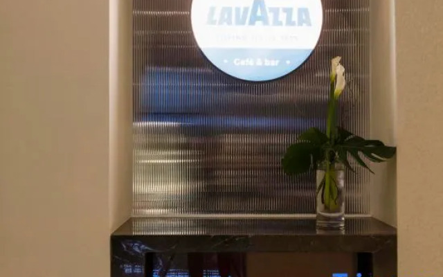 INisle|Skyview Hotel&Bar