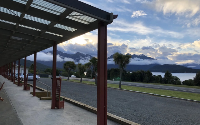 Te Anau Manapouri Lake Hotel