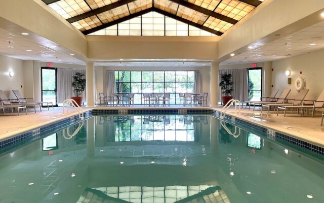 DoubleTree by Hilton Fairfield Hotel & Suites