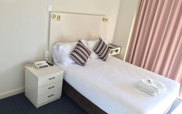 Orange Motor Lodge