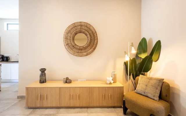 Chic 3BR Apartment Mambo Beach Area Stay