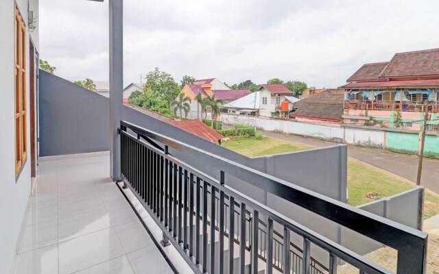 OYO 92057 Reny Kost Syariah