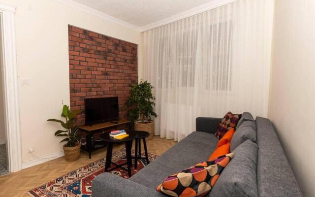 Yakamoz 2 BR Stylish House with garden in Kadikoy