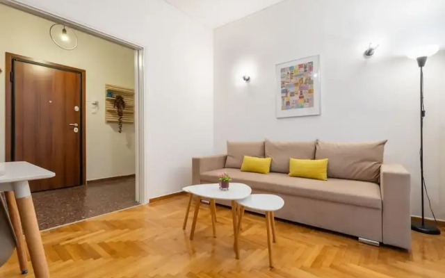 Roubnb Acropolis Museum 1BD Apt