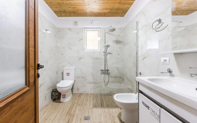 Hillside Apartment Gjirokast r