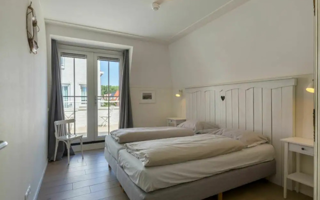 Luxurious Apartment in Koudekerke With Parking