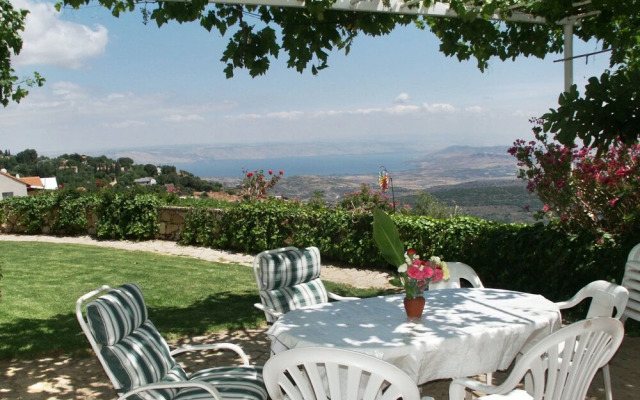 Ohn-Bar Guesthouse