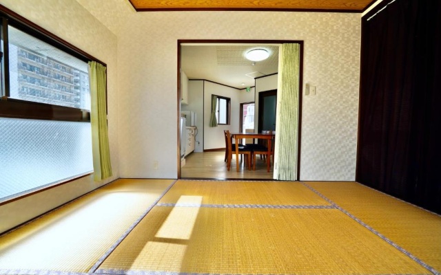 West Villa – Guest Rooms – Naha