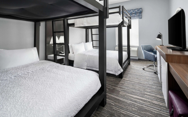Hampton Inn & Suites Bridgeview Chicago