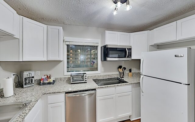 3211hhre 2 Bedroom Condo