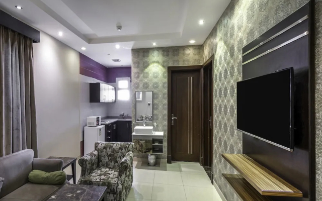 OYO 160 Dotel Suites