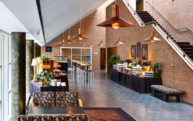 Crowne Plaza Minneapolis West by IHG