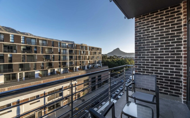 C502 Woodstock Quarters with Pool & Gym