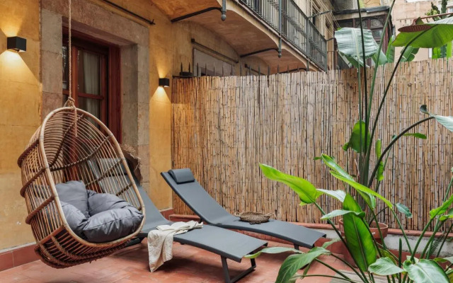 2 BR Picasso Penthouse with Terrace - HOA 42131