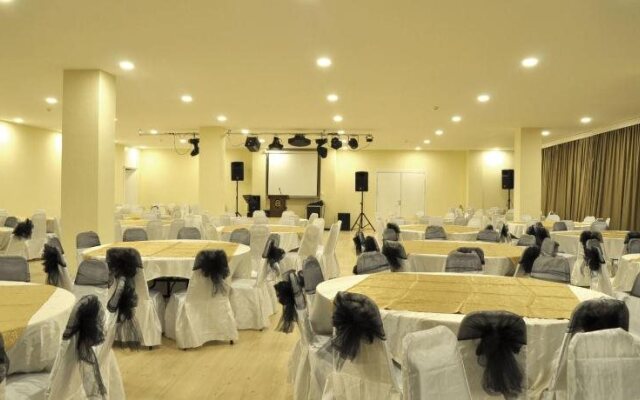 Etap Altinel Aliaga Hotel