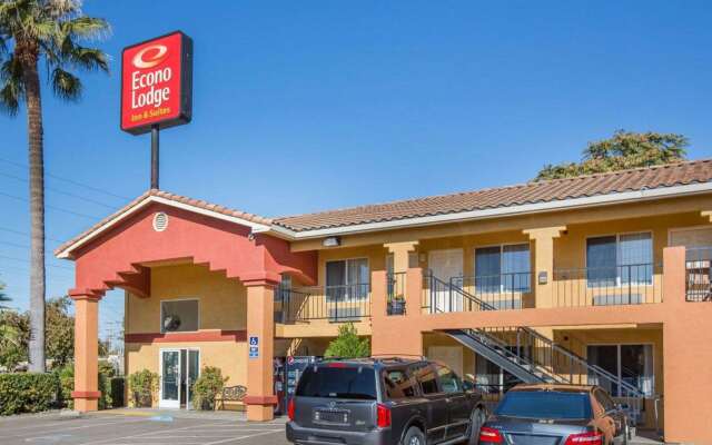 Econo Lodge Inn & Suites Lodi - Wine Country Area