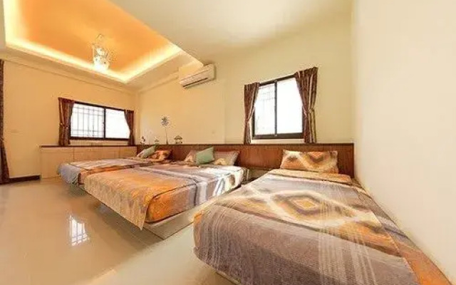 Round Bed