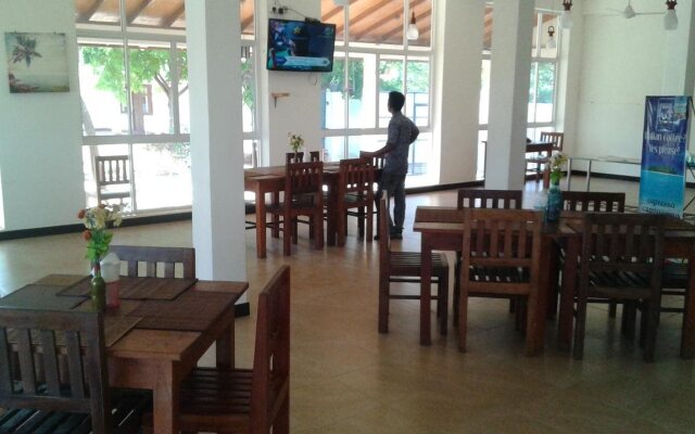 Palm Beach Nilaveli Hotel