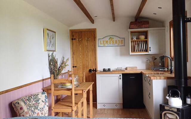 The Heartwood - Luxury Cabin Near York