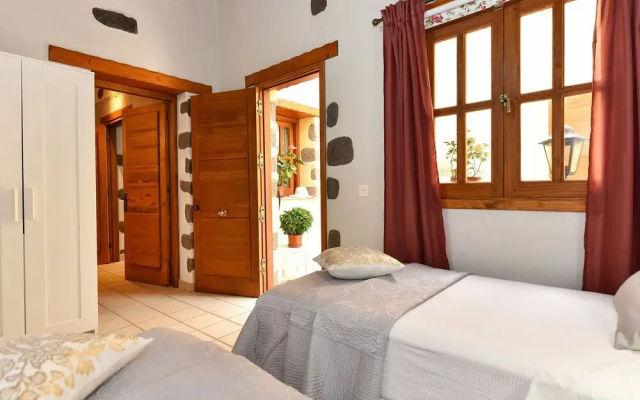 Luxurious Villa in Las Palmas With Swimming Pool