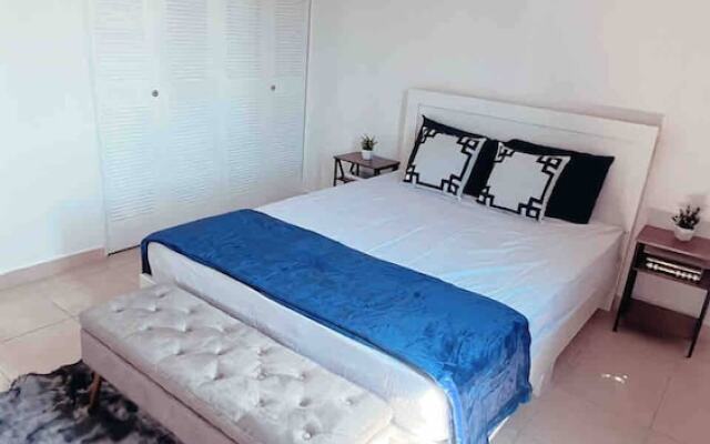 Ocean View 3br With Pool,parking and Walk To Beach