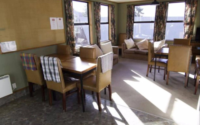 Lake Hawea Hostel