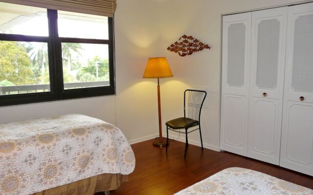 South end Condo With Pool/spa and Steps to Beach