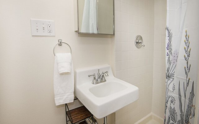 West Vail Riverfront Lodging, Colorado