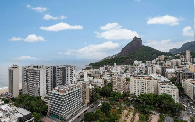 (902-B) Studio com Vista Mar e Comodidades