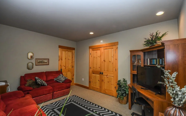 Touch the Sky 4 Bedroom Townhome
