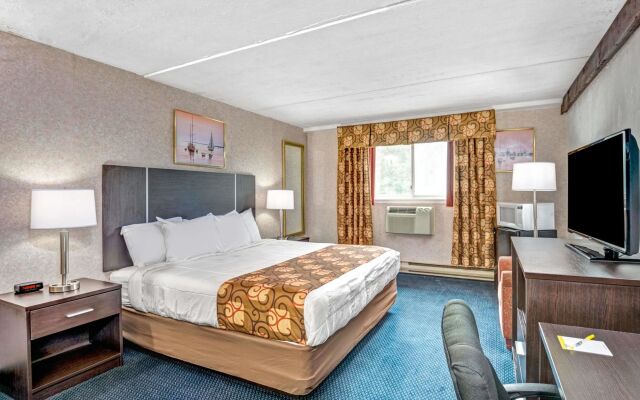 Spark by Hilton Portland Airport Maine Mall